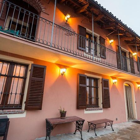 Relax Nel Noccioleto Vendégház Novello Kültér fotó